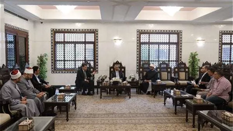 أمين “البحوث الإسلامية” ومساعد وزير الخارجية يناقشان محاور التعاون المُشتركة