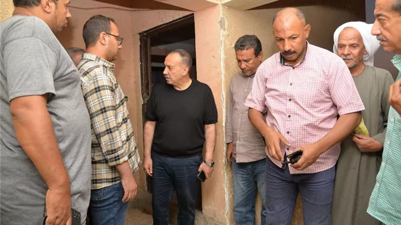 محافظ أسيوط يتفقد مساكن الإيواء بقرية دير الجبراوي بمركز أبنوب ويؤكد تقديم أوجه الدعم لقاطنيه