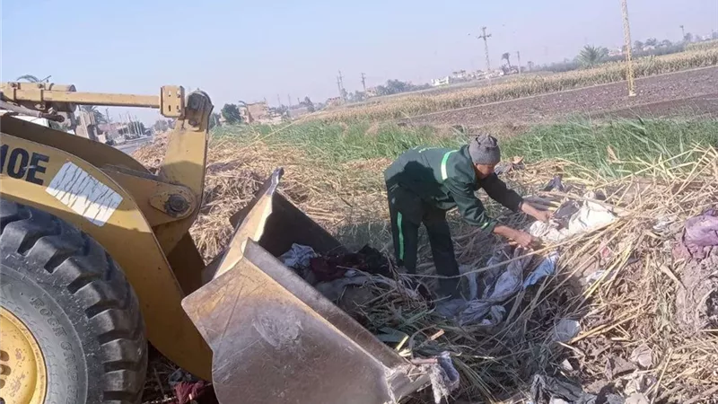 مواصلة شن حملات نظافة ورفع المخلفات والقمامة بشوارع وقرى ومراكز أسيوط