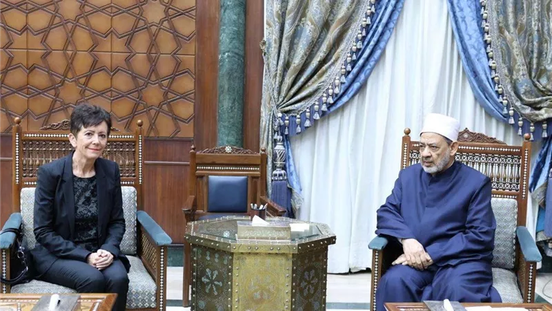 شيخ الأزهر يستقبل سفيرة سويسرا لبحث تعزيز قيم الأخوة والسلام