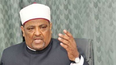 خطيب الجامع الأزهر يحذر الشباب من آفة المجتمعات