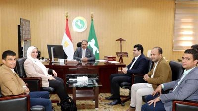 محافظ الشرقية يلتقي رئيس جهاز تنمية التجارة الداخلية لمتابعة المشروعات التجارية المشتركة