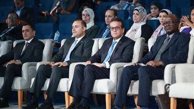 في إطار فعاليات المؤتمر.. وزير الصحة يشهد جلسة حوارية حول التعاون الفعّال للأطراف المعنية