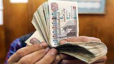 صرف 2000 جنيه فوق المرتب خلال ساعات.. مفاجأة سارة لهؤلاء المعلمين