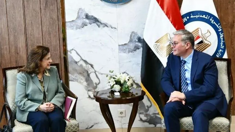 وزير البترول يناقش خطط تنمية مشروعات الغاز، وتعزيز دور مصر كمركز إقليمى للغاز