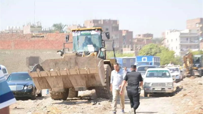 محافظ سوهاج يوجه بإزالة التعديات على أملاك الدولة والبناء المخالف