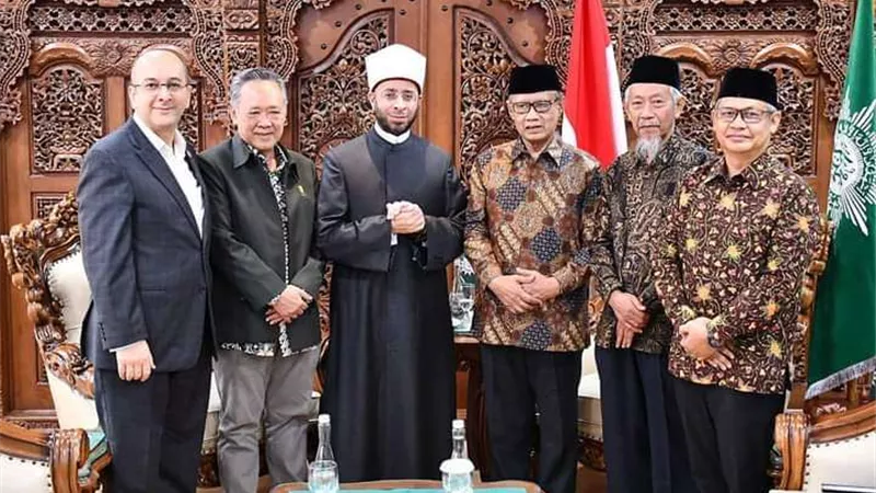 وزير الأوقاف يزور أبرز المؤسسات الدينية في إندونيسيا