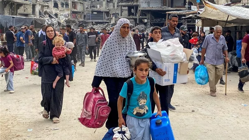 خبراء وسياسيون فلسطينيون: إسرائيل تنفذ 