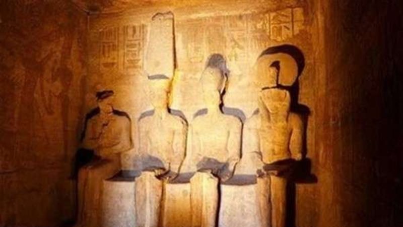 تعامد الشمس على معبد