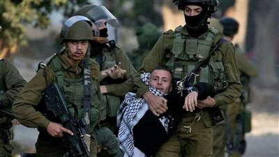 إصابة 10 أشخاص إثر استهدف الاحتلال الإسرائيلى منزلا بشارع النفق في مدينة غزة