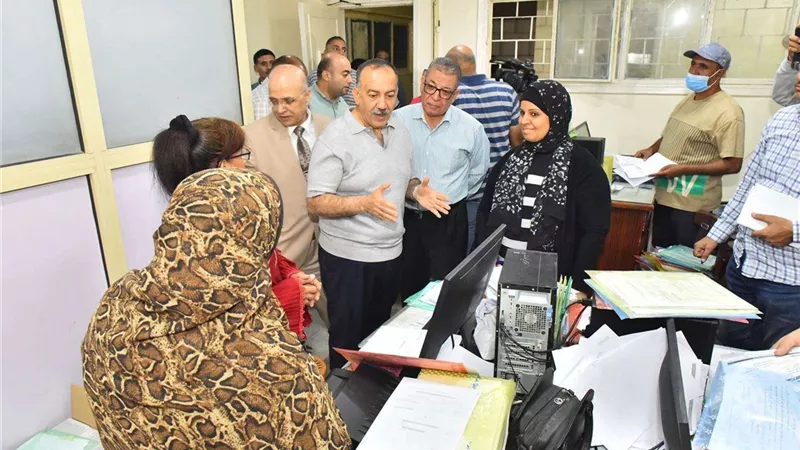 محافظ أسيوط يتفقد سير العمل بالمركز التكنولوجي ويوجه بسرعة الإنتهاء من إجراءات التقنين والتصالح