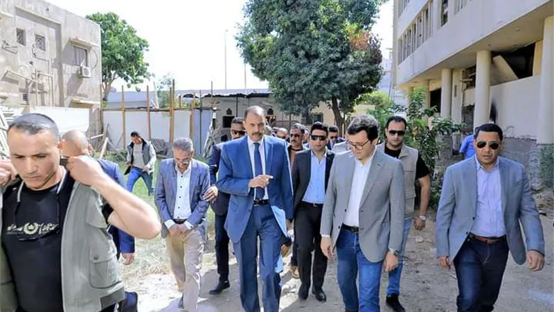 وزير الثقافة ومحافظ سوهاج يتفقدان أعمال تطوير قصر الثقافة