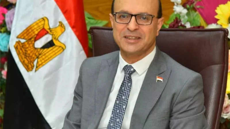 تجديد ندب عبدالرازق عثمان مستشاراً قانونياً لجامعة أسيوط