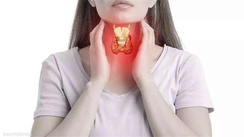 علامات ارتفاع هرمونات الغدة الدرقية لدى النساء وتأثيراتها الصحية