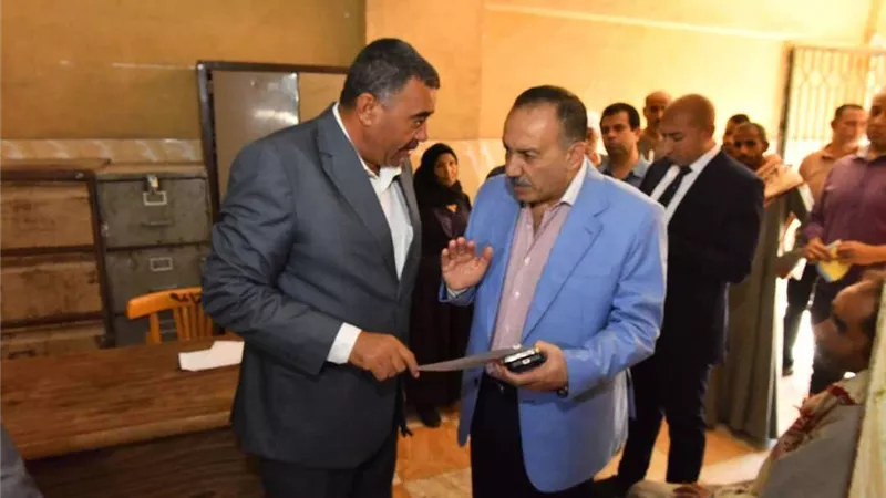 محافظ أسيوط يلتقي بالمواطنين بالمركز التكنولوجي بالفتح ويوجه بتسهيل وتسيير كافة الإجراءات في ملفي التقنين والتصالح