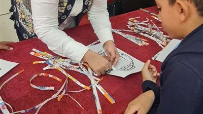 جامعة أسيوط تُنظم ورش فنية لطلاب المدارس من ذوي الإعاقة البصرية والسمعية لاكتشاف المواهب