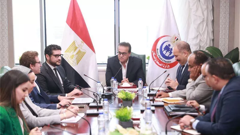 وزير الصحة يبحث مع ممثلي شركة «ميدوك» رقمنة السجلات الطبية
