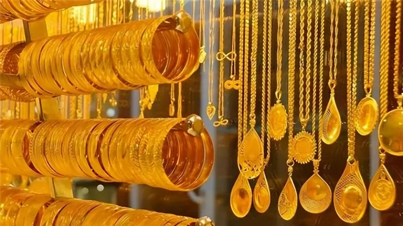 تطور أسعار الذهب من يناير إلى نوفمبر لعام 2024 .