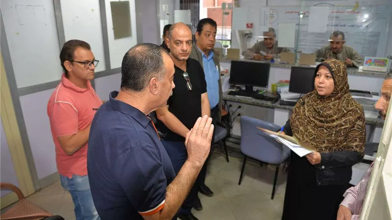 محافظ أسيوط يوجه بفتح منافذ لبيع اللحوم والخضراوات بأسعار مخفضة بالمراكز والأحياء