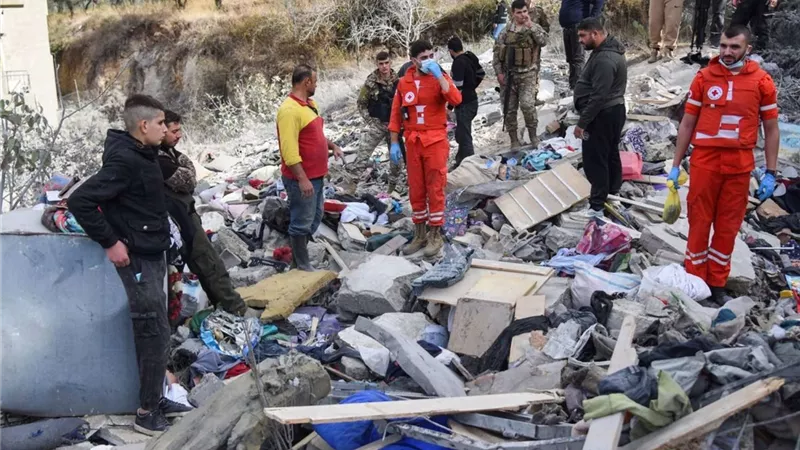 غارة إسرائيلية على ضاحية بيروت الجنوبية بعد تحذيرات بالإخلاء