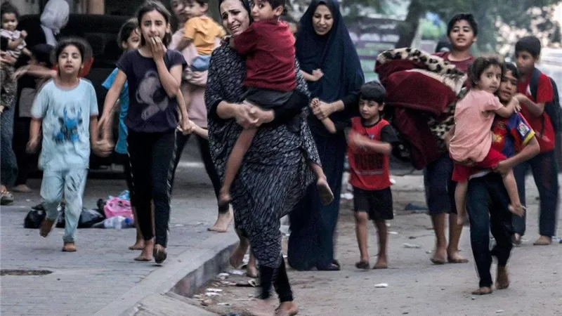 الاحتلال الإسرائيلي يقصف خيام النازحين في غزة