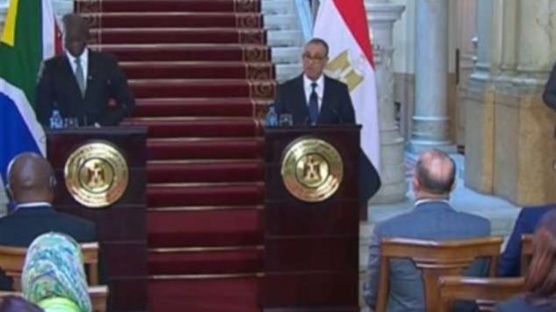 بدر عبدالعاطى ووزيرىالعلاقات