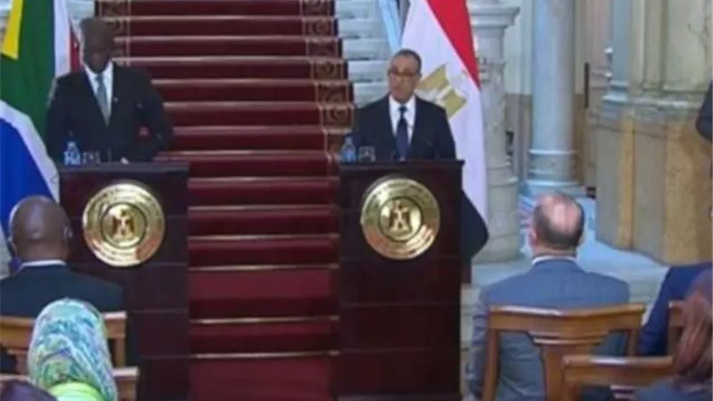 وزير الخارجية لوزير جنوب أفريقيا: ضرورة استمرار الجهود المشتركة الهادفة لمحاصرة وهزيمة الإرهاب