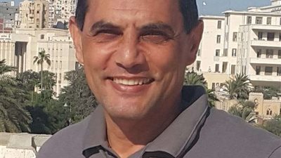 محلل بسوق المال يكشف مزايا وعيوب استخدام تقنية الذكاء الاصطناعي في البورصة