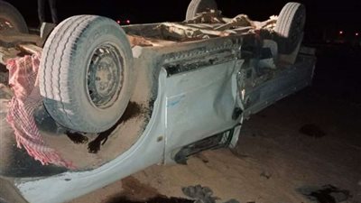 إصابة 10 أشخاص إثر انقلاب سيارة ربع نقل بطريق أسيوط الغربي