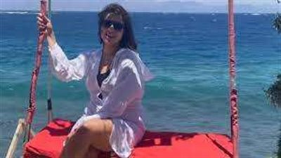 اللقم تزيح النقم.. مني فاروق تقوم بتوزيع ٣٠٠٠ وجبة علي الفقراء 