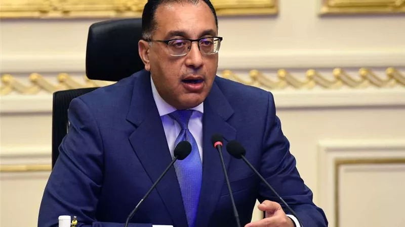 مدبولي: تحويل 275 ألف سيارة للعمل بالغاز سنويًا لتقليل التلوث وتوفير التكاليف