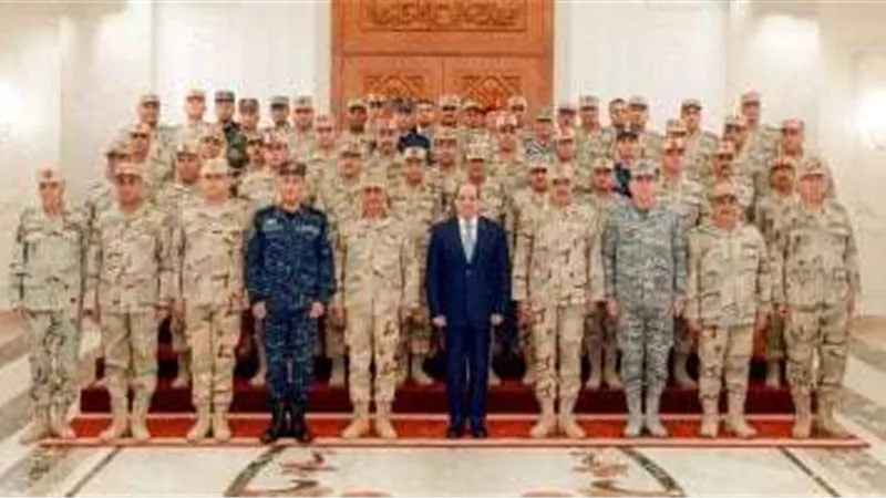 الرئيس السيسي يؤكد دور القوات المسلحة في استقرار مصر بظل الأوضاع الإقليمية الصعبة
