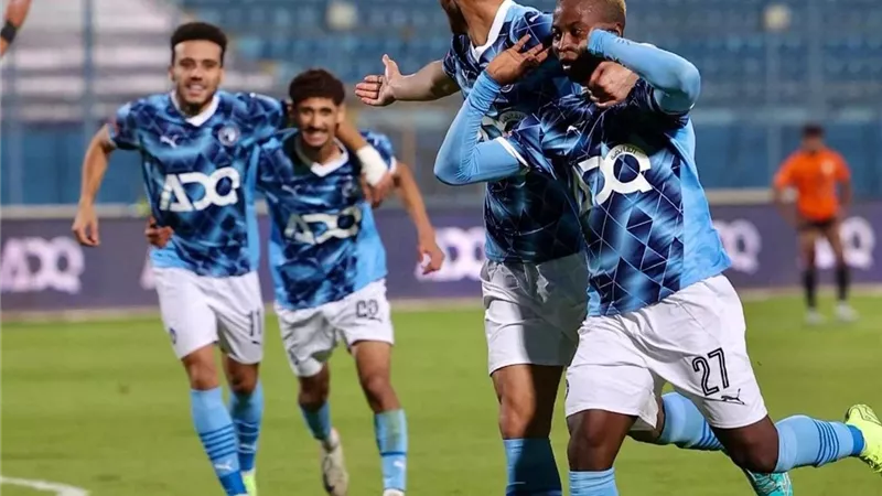بيراميدز يحول تأخره لفوز مثير أمام البنك الأهلي بالدوري