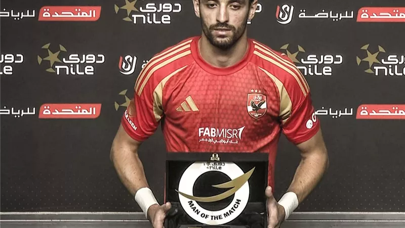 طاهر محمد طاهر يغيب عن مباراة الأهلي المقبلة في الدوري