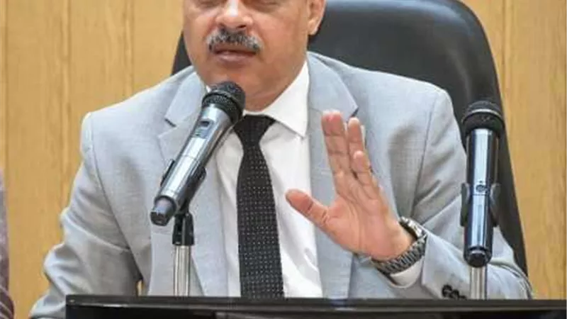 ضبط 25 ألف عبوة مواد غذائية مجهولة المصدر داخل مخزن بالزقازيق