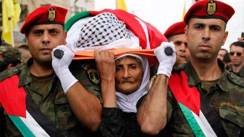 استشهاد 32 فلسطينيا بينهم طفلان في غارات إسرائيلية على غزة