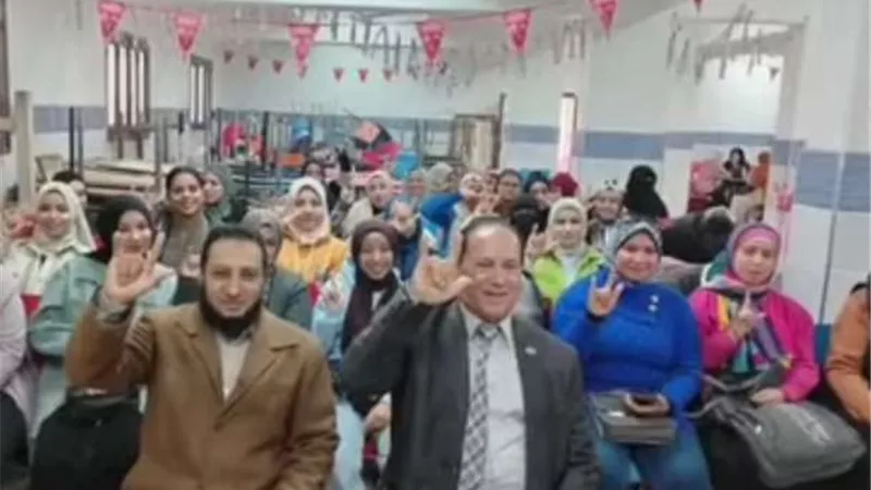 تعليم أسيوط تنظم ورشة عمل لتعليم لغة الإشارة بمدرسة الأمل الثانوية للصم