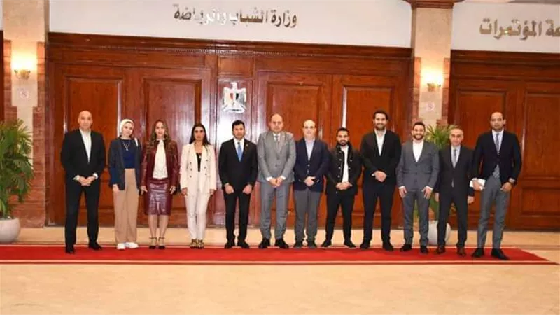 وزير الرياضة يلتقي إدارة اتحاد الإسكواش بتشكيله الجديد