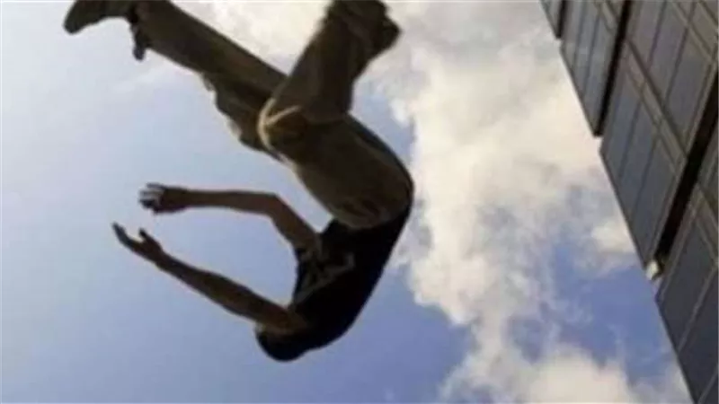 مباحث الجيزة تكشف ملابسات سقوط شخص من عقار في شبين القناطر