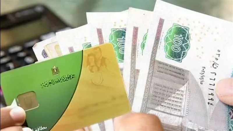 ضبط الأداء المالي وتحفيز عملية الطلب.. أستاذ اقتصاد يُشير للمكاسب الاقتصادية للتحول للدعم النقدي