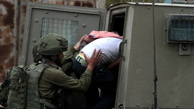 الجيش الإسرائيلي يشن حركة إعتقالات كبيرة.. ويعتقل 40 فلسطيني