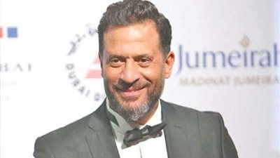 ماجد المصري يهنئ إليسا لحصولها على جائزة 