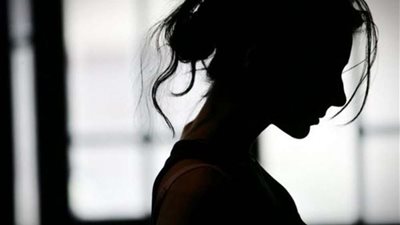 المتهمة بقتل طفلة منشأة القناطر تجري معاينة تصويرية للجريمة