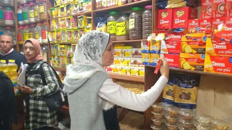 ضبط 165 كيلو من الفراخ غير صالحة للاستخدام الآدمي في حملة تموينية بكفر الشيخ