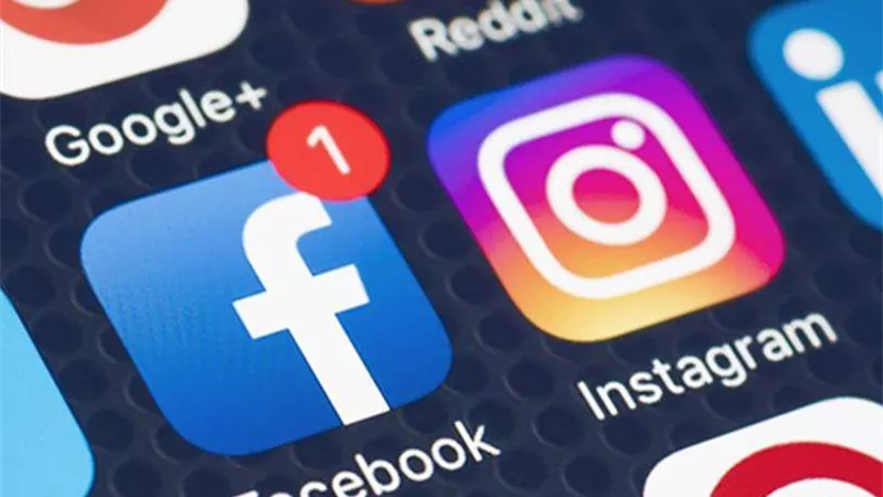 شكاوى واسعة من المستخدمين.. عطل عالمي يضرب فيسبوك وواتساب وإنستجرام