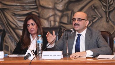 محمد سعد: هناك مواد في التشريعات تتناقض مع نصوص الدستور