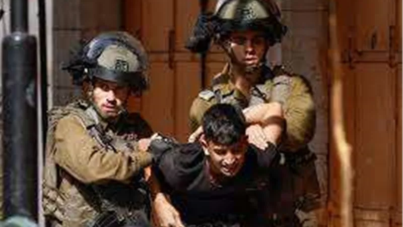 إسرائيل تعتقل 16 مواطن فلسطيني من الضفة الغربية