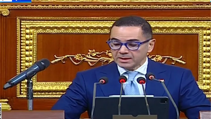 الخطيب يستعرض خطط جذب الاستثمار