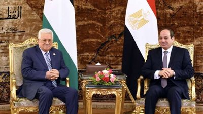 محمود عباس يشيد بالجهود المصرية لوقف إطلاق النار بقطاع غزة