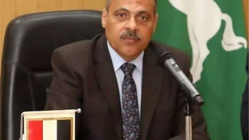 محافظ الشرقية يستجيب لشكاوى أهالي الصنافين بحل مشكلة تسرب المياه بسرعة